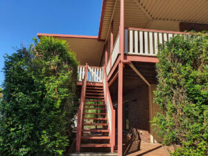 Large Family Home – Exclusive Private Court with Views