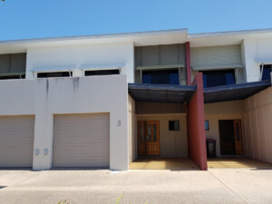 SPACIOUS NORTH MACKAY TOWNHOUSE