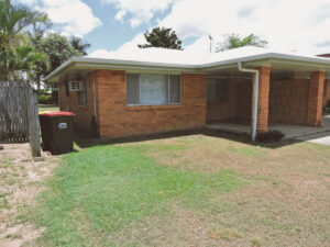 CONVENIENTLY LOCATED 2 BEDROOM DUPLEX