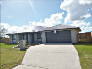 Ultra modern 4 Bedroom home, with so much space!