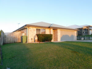 FAMILY 4 BEDROOM HOME – BUCASIA