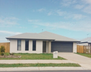LARGE MODERN FAMILY HOME – BLACKS BEACH