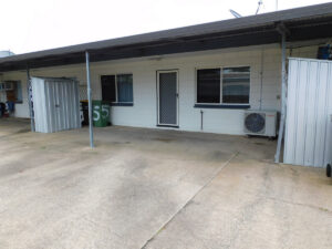 RENOVATED 2 BEDROOM UNIT IN NORTH MACKAY